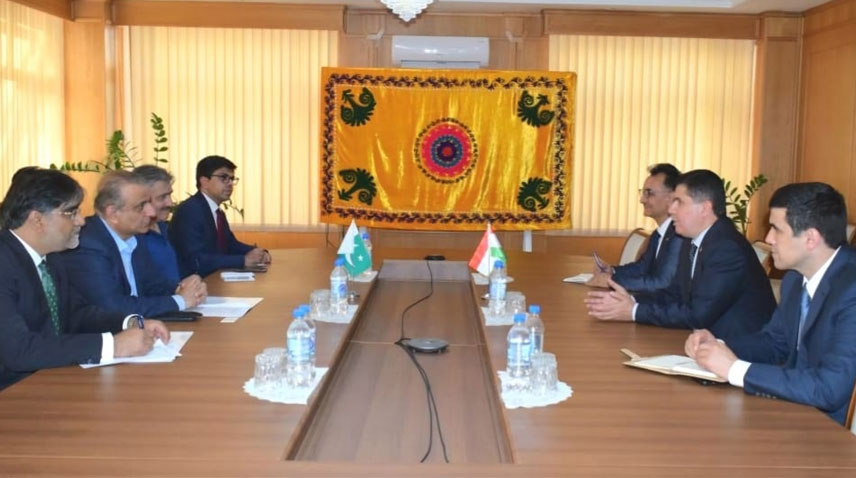 #Pakistan and #Tajikistan have discussed ways and means to further increase bilateral trade and investment @Financegovpk @ForeignOfficePk #RadioPakistan #News radio.gov.pk/29-05-2024/pak…