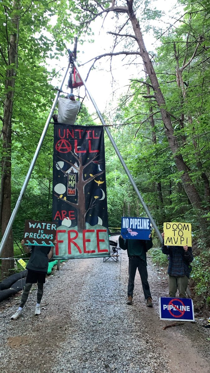 stopthemvp's tweet image. August’s blockade is still going on at Yellow Finch!🔥🔥🔥