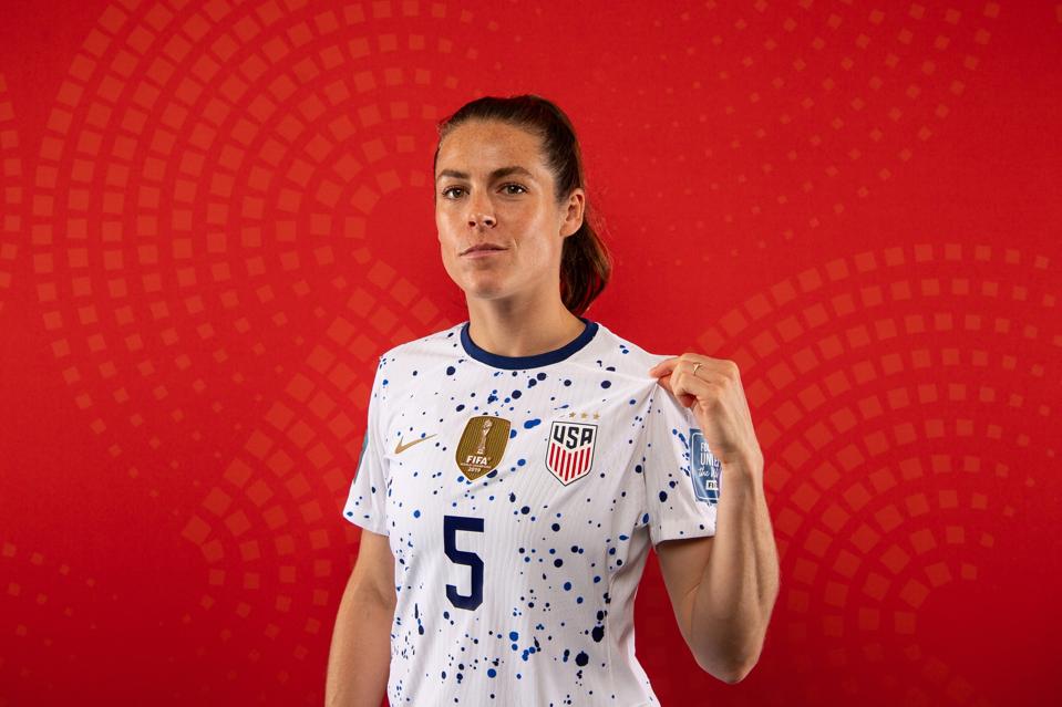 From blocking shots to calling the shots, U.S. captain Kelley O’Hara is trading the soccer pitch for the big screen, stepping into the role of an executive producer. go.forbes.com/c/Vhpi