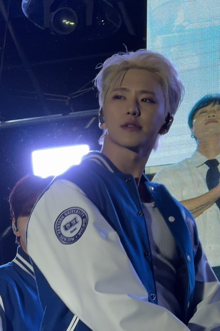 blueloveslaga's tweet image. ㅅㅂ 너무잘생김 호시가