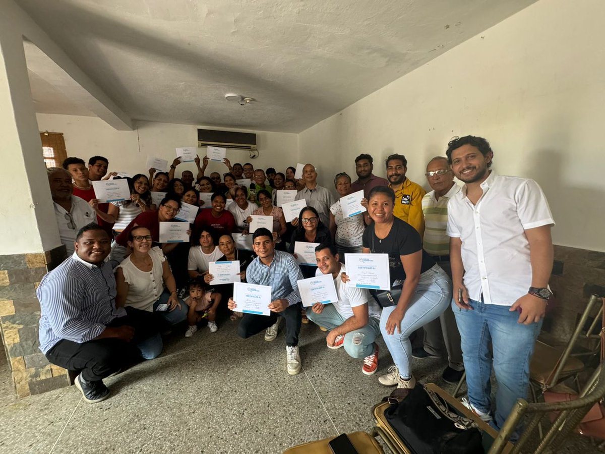 #SociedadCivil ✅ A pesar de las restricciones, la sociedad civil venezolana trabaja en la atención de la población vulnerable. Ayer estuvimos en Puerto Cabello y nos vinimos recargados de tanta energía y ganas de hacer las cosas bien. ¡Gracias a todos los asistentes!