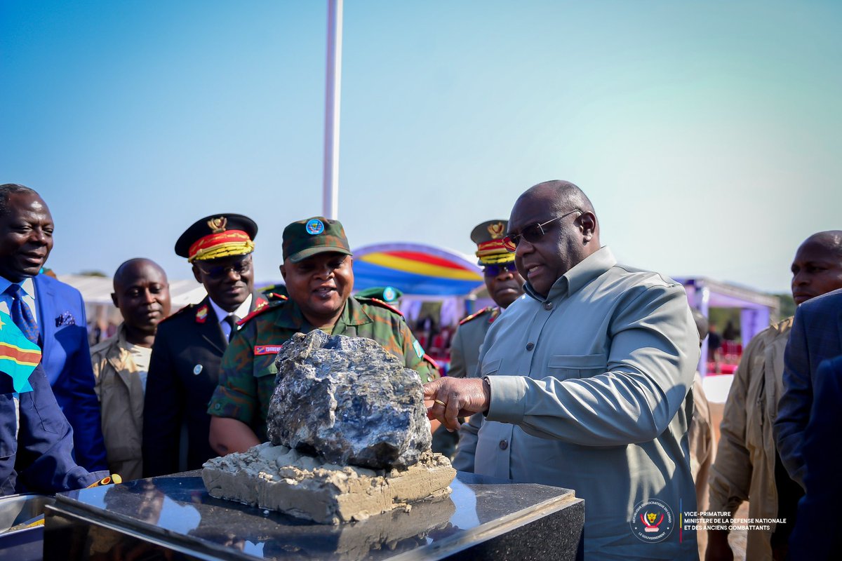 FistonAksanti's tweet photo. #RDC : Le VPM de la Défense, Jean-Pierre Bemba, a posé, ce lundi 27 mai 2024, la première pierre pour le lancement des travaux de construction à Likasi, d'un complexe industriel de Défense d'#Afridex (l'Africaine d'explosifs). #fistonaksanti https://t.co/8kOq0Kca7p