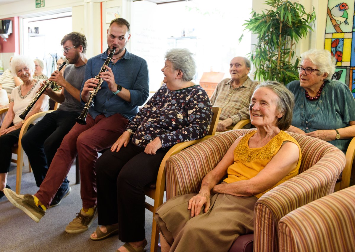 We need your help!!
Fill out the quick survey to help shape a series of professional development sessions focussed on creative health topics.   👉forms.gle/qMZFYMvC9Hi4kd…                                   
Thank you!!