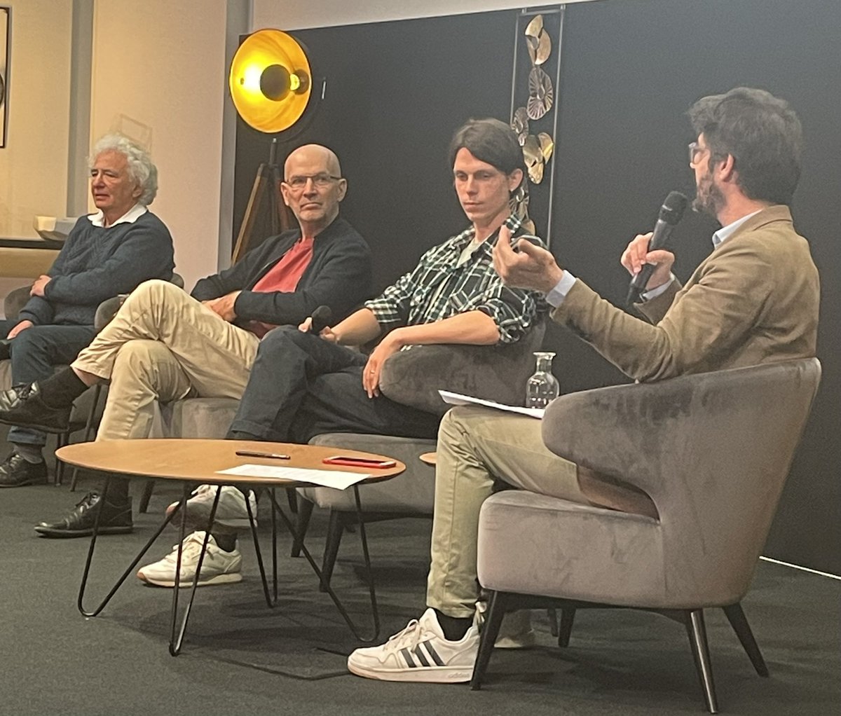 « Learning expedition » temps de table ronde ! <a href="/ArnaudGonzague/">ArnaudGonzague</a> reçoit Gilles Ramstein #LSCE , Renaud Hetier maître conf. , Loup Espargillère  <a href="/Vert_le_media/">vert</a> 
Le lien : journalisme et pédagogie pour s’outiller. 
#Ethique_Milieu_Scolaire <a href="/Le_NouvelObs/">Le Nouvel Obs</a> <a href="/reseau_canope/">Réseau Canopé</a>