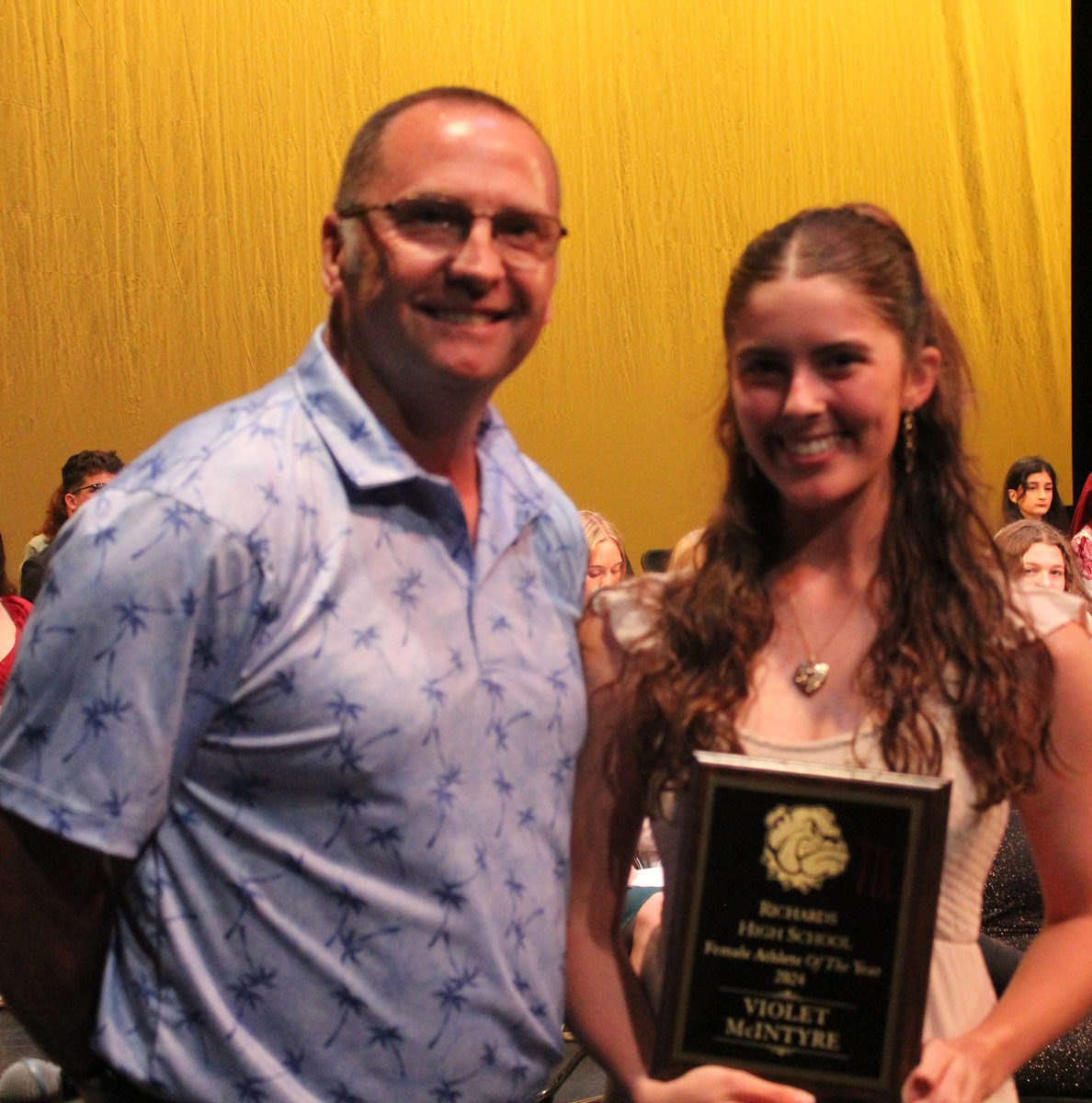Congrats to Violet McIntyre, our Female Athlete of the Year. She earned All-SSC & qualified 2X in doubles for the IHSA state tennis finals. An AP Scholar, Violet earned All-SSC with @GOBULLDOGS_SB & shared the Christa Carbray Johnson Heart & Hustle Award w/Bridget Walsh.