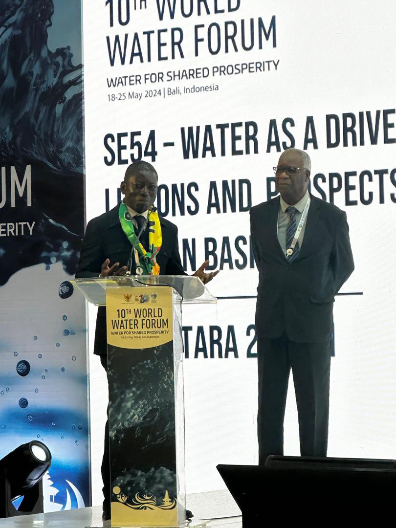 Pôle Eau Dakar tweet media