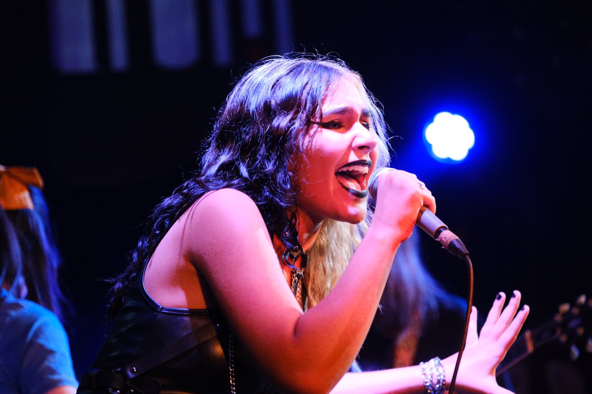 @Ciça Moreira, (@cicamoreiradorock ) de 17 anos, será a única brasileira a
subir no palco do Governors Ball, (<a href="/govballnyc/">Gov Ball</a> )  principal festival de
música em Nova York
@sixcontinentsband <a href="/kidsrockforkids/">Kids Rock For Kids</a>

Por @Marã Música (<a href="/maramusicamkt/">maramusicamkt</a> )

#MaraMusica #Marketing   #CicaMoreira