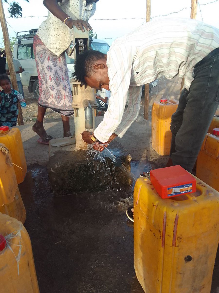 EthiopiaKelem's tweet photo. #Water quality tasting for Elidar Hand Pumps. The taste is an essential factor in determining the safety of drinking water. 3-hand pumps were recently constructed in Elidar with financial assistance from organizations such as #IOM Ethiopia, #RRFE, and #USAIDEthiopia. https://t.co/4hQB60wcsh