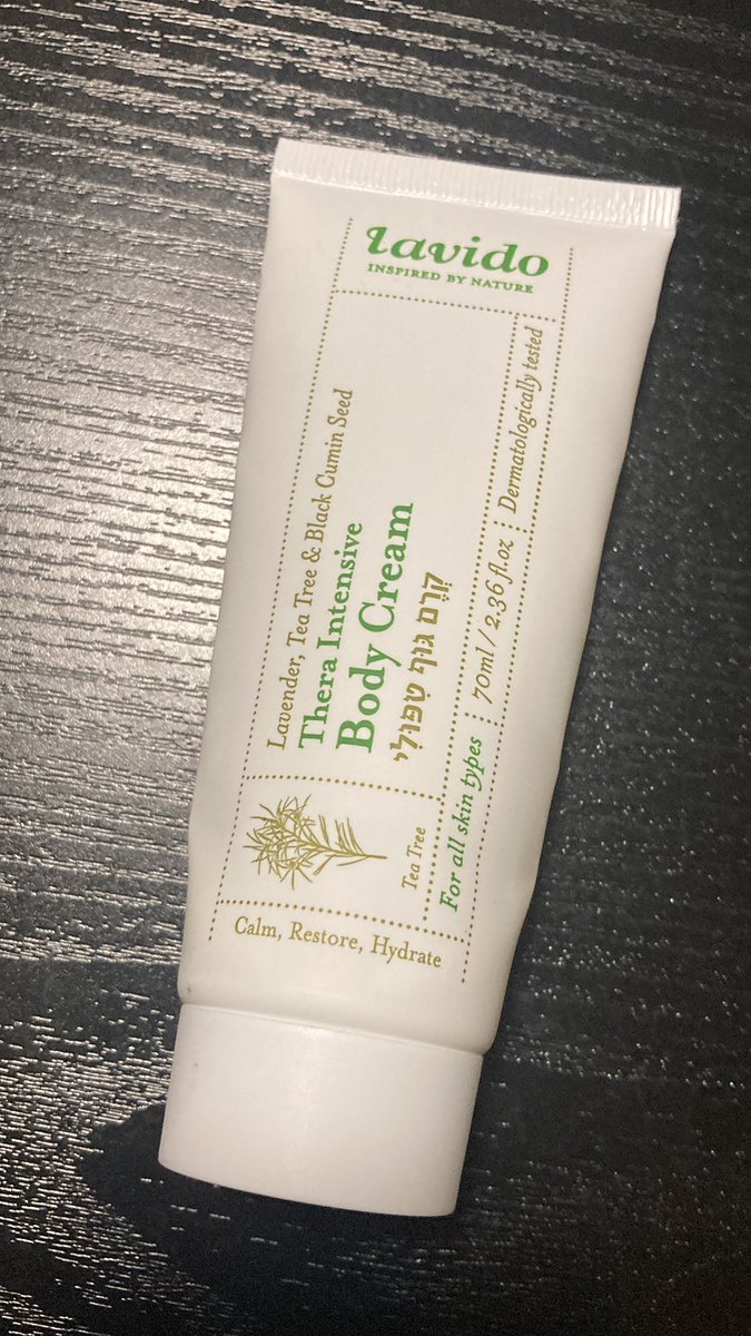 SUayCcjPxcIFdhc's tweet photo. Lavido ラヴィド
Thera Intensive Body Cream 70ml
フットクリームと同じようなミント系?の匂い
出した時は、前使い切った黄色のセメントバームみたいやけど、伸びは良かった!
#使い切りコスメ #Lavid #ラヴィド #コスメサブクス #kinderbeauty https://t.co/GVm3gKudFv