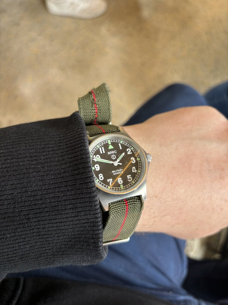 A battered reliable old G10 for men. The ONLY watch a #BritishArmy veteran needs 😉