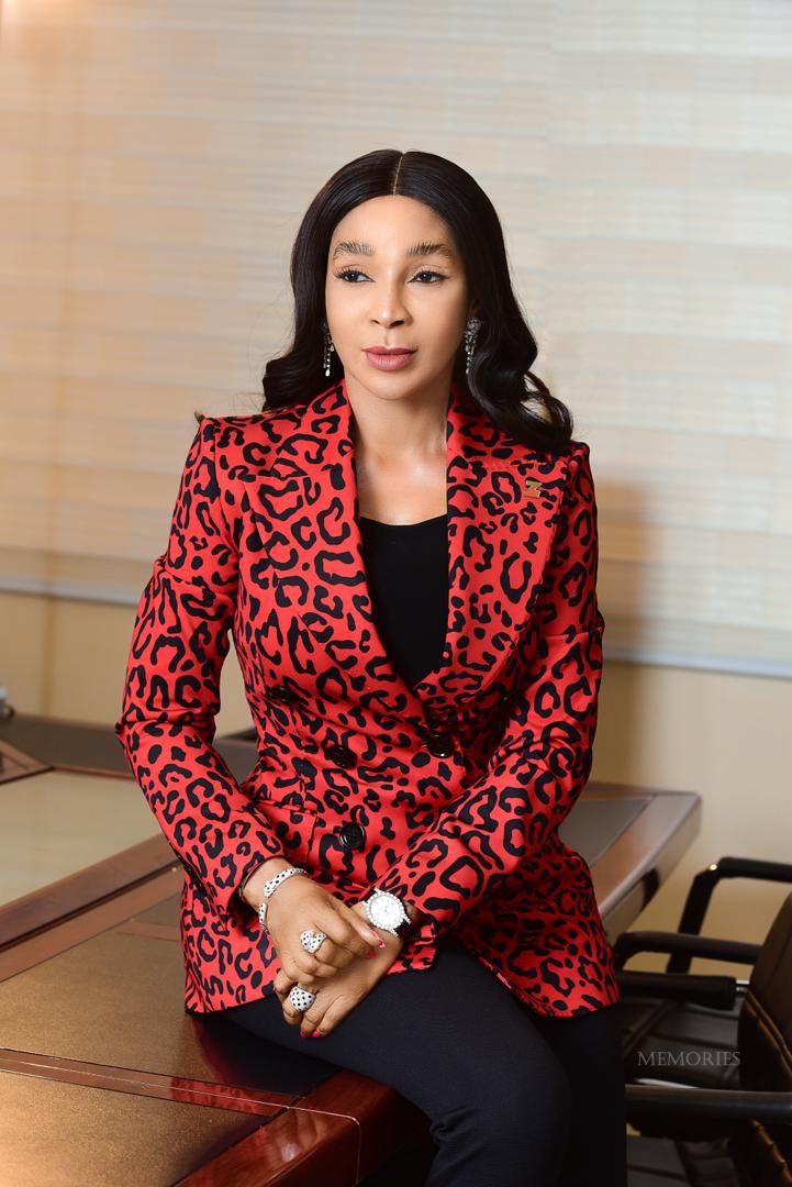 Celebrating Dame Adaora Umeoji 🎉🎉🎉
The recently appointed first female CEO of Zenith Bank, one of the Nigeria's top financial organizations. 
Keep shattering the ceiling ma'am!

#wadhikowgo #womenintech #womenintrade #womeninbusiness #womenempoweringwomen #womancrushwednesday.