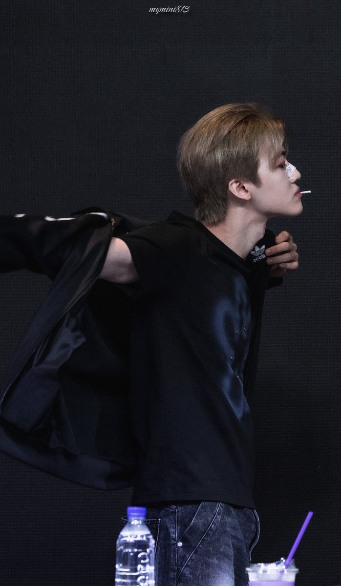 the813Degrees's tweet image. โห่ พี่เขาหล่อชิบหาย ดูมาดเขา ดูเขาทำ อะไรวะ เท่จัด