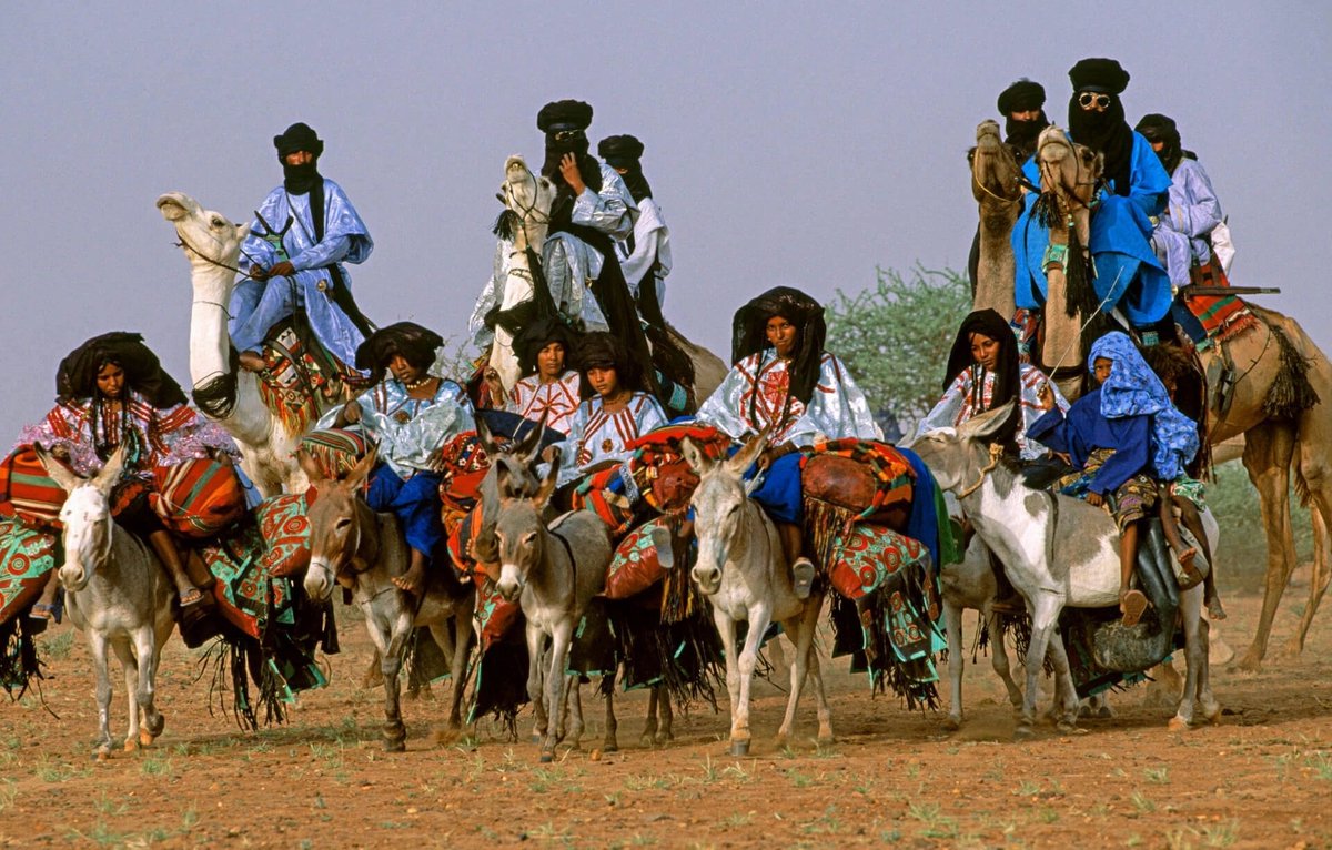 Tuareg Wedding convoy on the Niger-Algeria border. 📷: Africa Online Museum