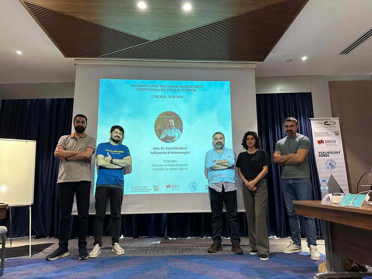 Li Semsûrê perwerdehiyên bo pisporên tendirustiya derûnî dixebitin...
.
.
Dr. Azad Günderci
Psîkiyatrîst &amp; Psîkoterapîst
.
.
.
Alîkariya Pêşîn a Derûnî di Dema Erdhej û Karesatan de"
.
.
27.05.2024 - 31.05.2024
.
.
<a href="/AzadGunderci/">Azad Dildar Günderci</a> 
<a href="/janilkiz/">Jan Ilhan Kizilhan (personal ccount (1+1+1+1(4)=1)</a> 
<a href="/shuder_diyar/">Shuder Diyarbakır</a>