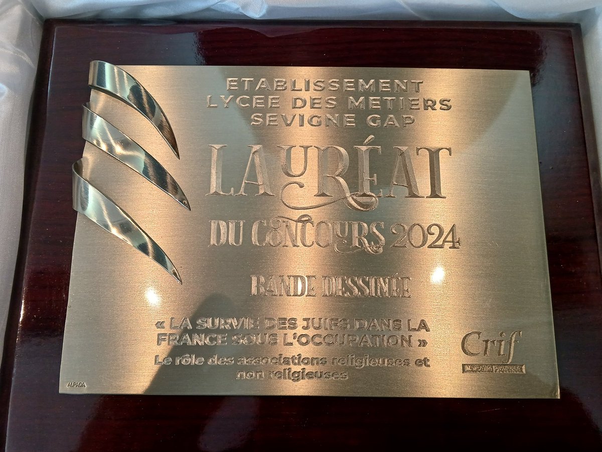 Hervé Bertocchi (@hervebertocchi) on Twitter photo Présence à l'hôtel du département 13 des élèves de 1ere ASSP du lycée Sévigné de Gap pour la remise des prix du concours de BD du CRIF. Bravo à elles et à leurs professeures elle obtiennent le premier prix ! <a href="/DSDEN05/">DSDEN des Hautes-Alpes</a> <a href="/LyceeSevigneGap/">Lycée_Sévigné_Gap</a> <a href="/AcAixMarseille/">Acad. Aix-Marseille</a> Présence à l'hôtel du département 13 des élèves de 1ere ASSP du lycée Sévigné de Gap pour la remise des prix du concours de BD du CRIF. Bravo à elles et à leurs professeures elle obtiennent le premier prix ! <a href="/DSDEN05/">DSDEN des Hautes-Alpes</a> <a href="/LyceeSevigneGap/">Lycée_Sévigné_Gap</a> <a href="/AcAixMarseille/">Acad. Aix-Marseille</a>