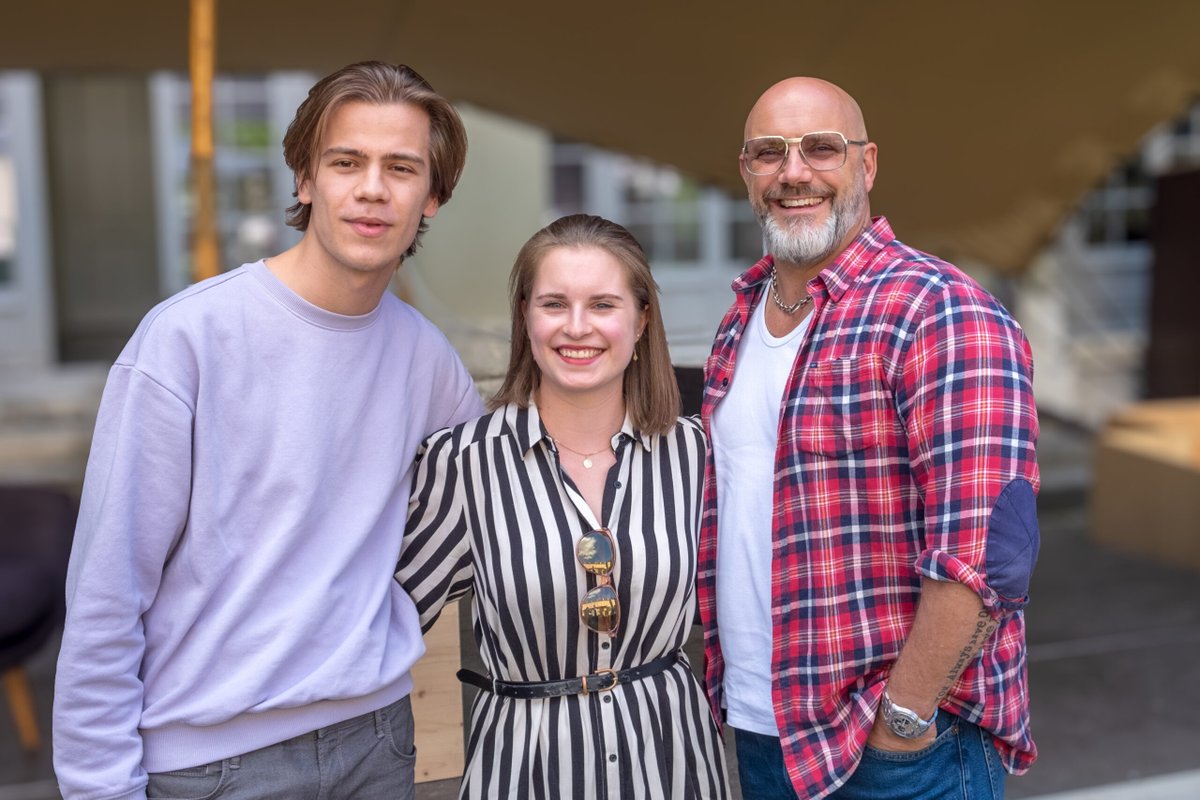 Gestern Abend sprachen Celine Maier und René Schudel im @GenerationenH über das Kochen – früher und heute. 👩‍🍳👨‍🍳 @LucMarolf  führte durch einen Abend voller spannender Einblicke. 
👀 Neugierig? Schaut das Video oder hört den Audiopodcast hier: bit.ly/3KmmtE7🎙️