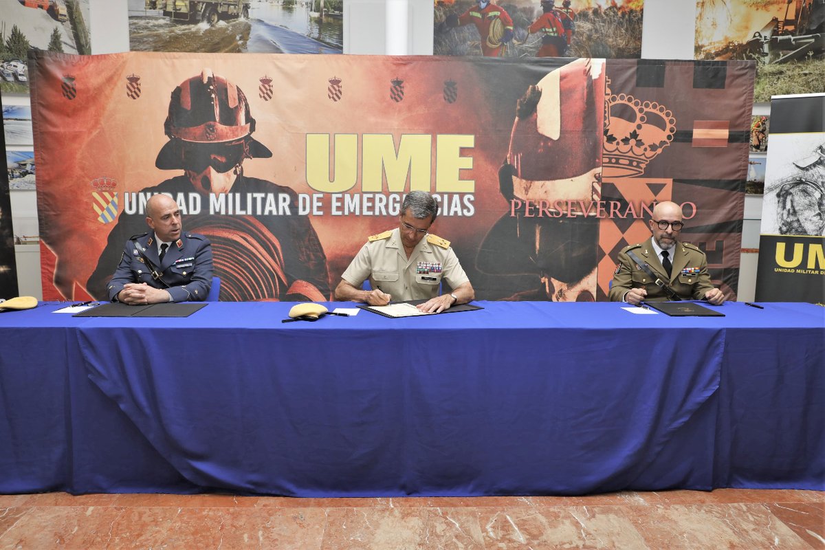 UMEgob's tweet image. El comandante Álvaro García Naharro toma el Mando de la Unidad del Cuartel General, unidad que proporciona al #CG y a la #EMES la seguridad, servicios y apoyos que requieren.

Bienvenido de nuevo a la #UME comandante, te deseamos mucho acierto al frente de la #UCG 🫡