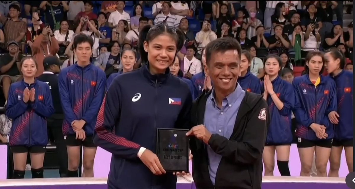 chiekynini's tweet photo. Congratulations Angel and @juliamdeguzman !!! Dasurve! #AVCChallengeCup2024 #bronze #alaspinas https://t.co/u5TnSnAfgk