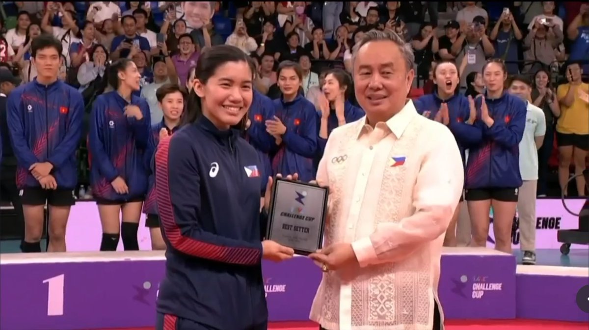 chiekynini's tweet photo. Congratulations Angel and @juliamdeguzman !!! Dasurve! #AVCChallengeCup2024 #bronze #alaspinas https://t.co/u5TnSnAfgk