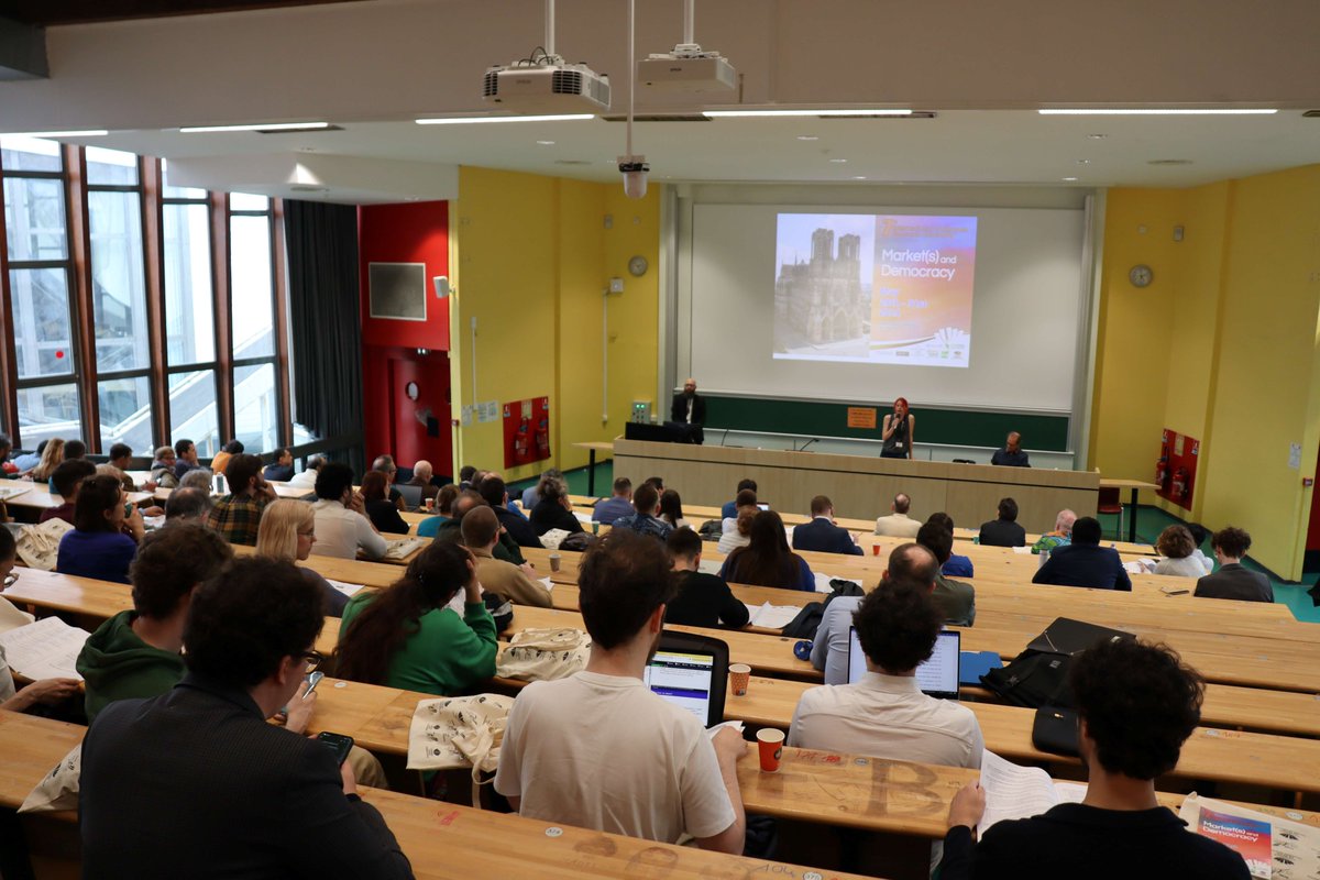 FacSESG's tweet photo. 👏Ouverture du 7ᵉ Colloque International Philosophie Économique par Florence Gallois, Cyril Hédoin et Franck-Dominique Vivien. 

Plus d'une centaine de personnes sont venues des quatre coins de la planète pour échanger sur le thème : "Marché(s) et démocratie". https://t.co/2zgaBkuUMh