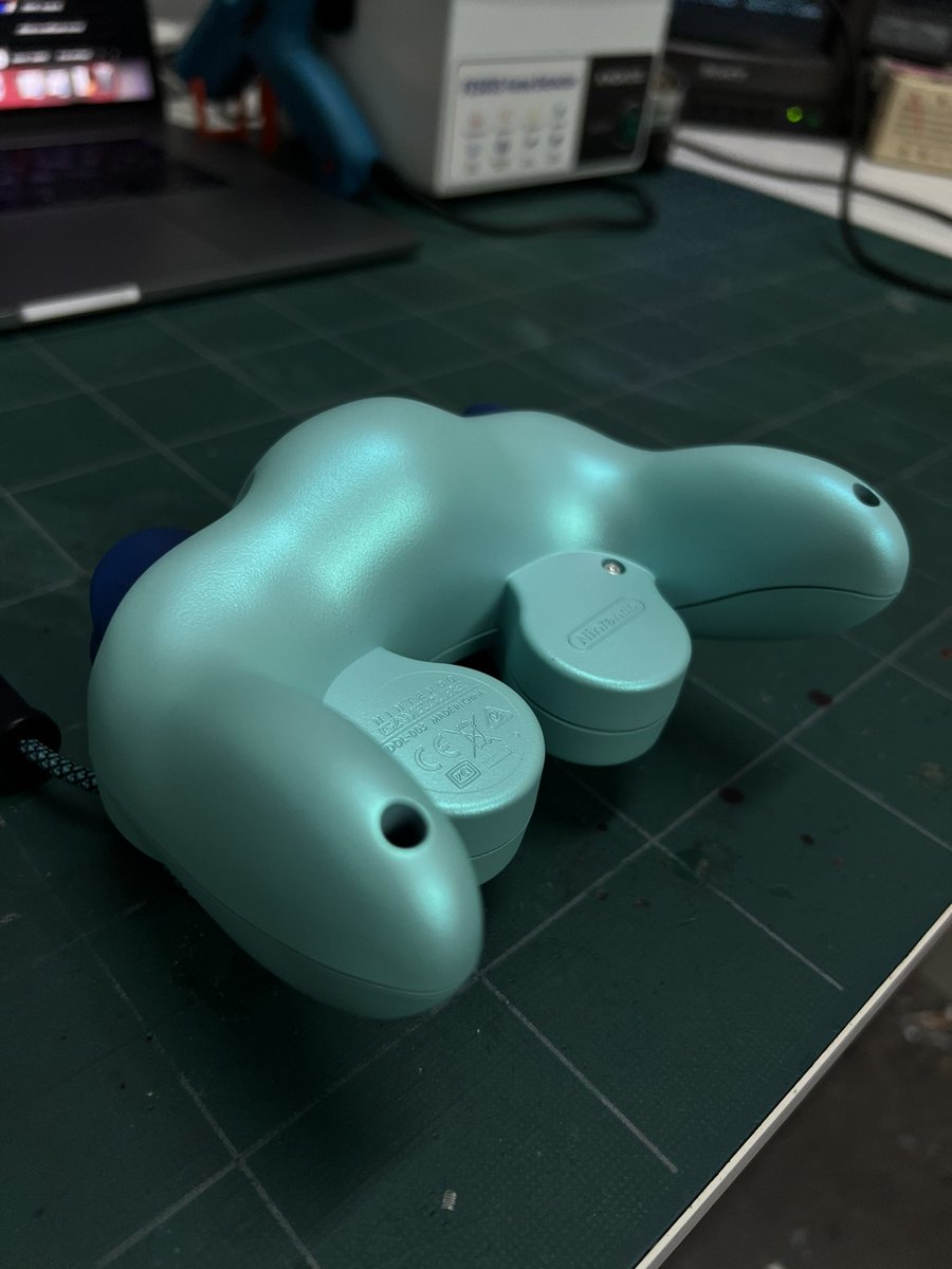 Fuck it, peach équipe de france pour <a href="/JiraaaGL/">M8 Jira</a>  🤣
La couleur est INCROYABLE