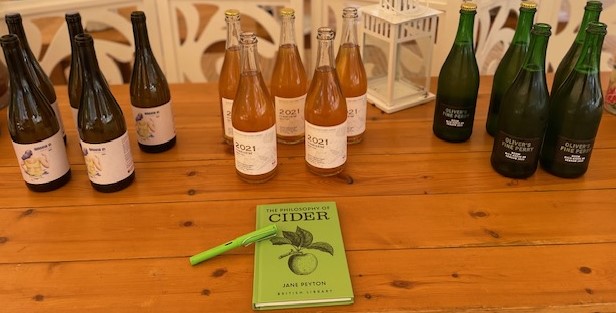 SchoolofBooze's tweet image. Sometimes the only suitable phrase is &apos;Glory, glory hallelujah&apos; which is the case with Wading In @LittlePomona; Raison d&apos;Etre 2021 @RossCider; &amp;amp; Boom (perry) @oliverscider . Tasted @HTLGIFestival of philosophy &amp;amp; hugely enjoyed by the sell-out audience.  #RethinkCider (and perry!)