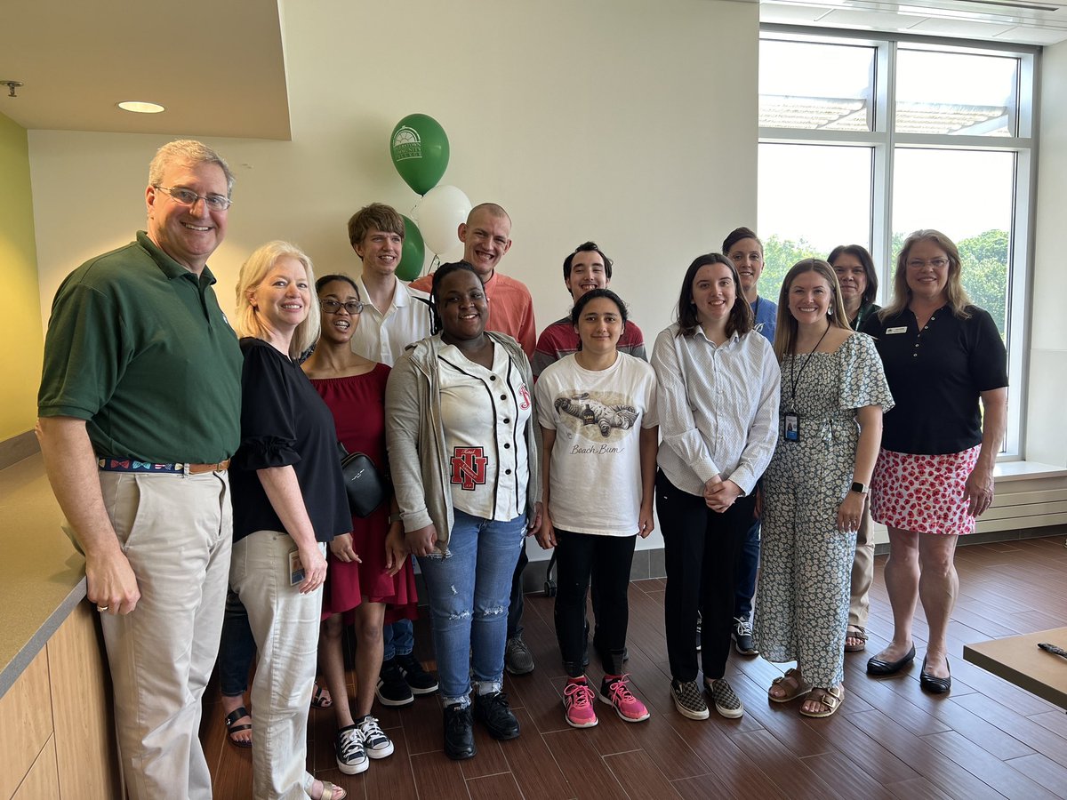 hagerstowncc's tweet photo. HCC’s office of Internship and Job Services recently held a luncheon for @wcpsmd campus connection students and teachers to show appreciation for their hard work assisting with the career closet. https://t.co/pNlhqSLui2