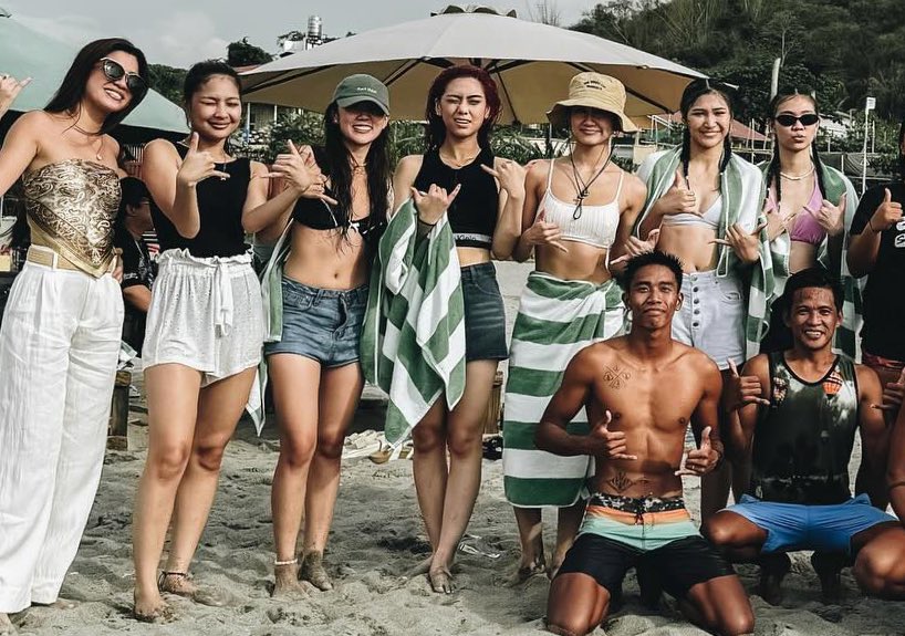 vergarakins's tweet photo. SANA ALL COUPLE ANKLET OKAY BYE https://t.co/TyJQmdRmDZ
