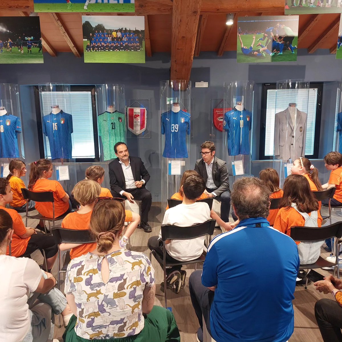Associazione Familiari Vittime Heysel (@ass_fam_vittime) on Twitter photo #Heysel +39 La Memoria come la intendiamo noi: incontro con gli studenti al Museo del Calcio di Coverciano. GRAZIE, Presidente Matteo Marani e <a href="/museocoverciano/">Museo del Calcio di Coverciano</a> #Heysel +39 La Memoria come la intendiamo noi: incontro con gli studenti al Museo del Calcio di Coverciano. GRAZIE, Presidente Matteo Marani e <a href="/museocoverciano/">Museo del Calcio di Coverciano</a>