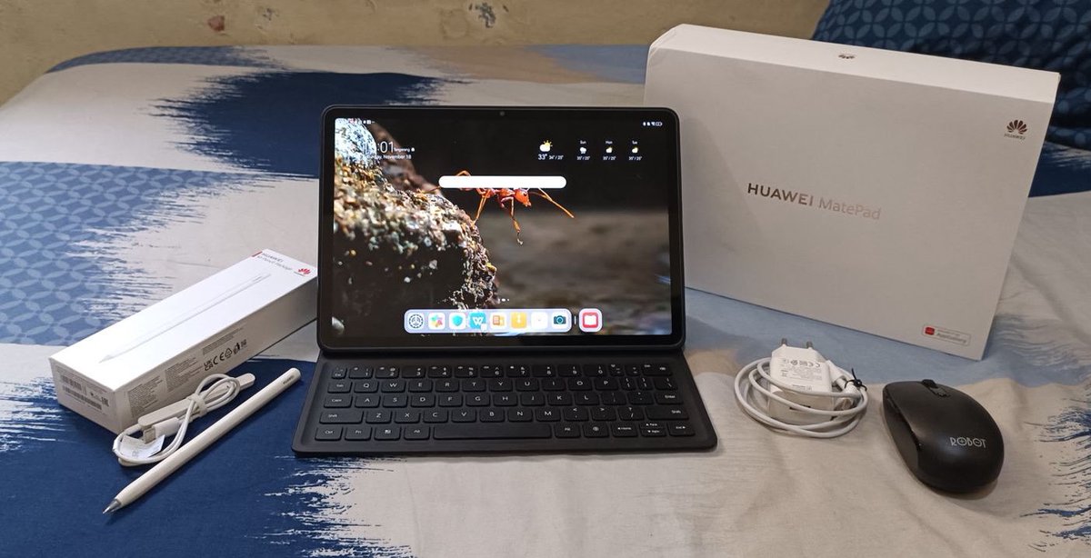 #WTS Huawei MatePad 11.5‼️

halo guyss barangkali ada yang cari tablett temenku mau jual punyanya(pemakaian pribadi) masih lengkap, include pen dan magnetic keyboard case nya juga!

kalau ada yang berminat atau mau sekedar tanya tanya boleh banget langsung dm aku yaa!