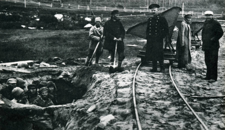 Prisoners digging clay for the brickyard.

Solovki Island, USSR. Circa 1924-1925.