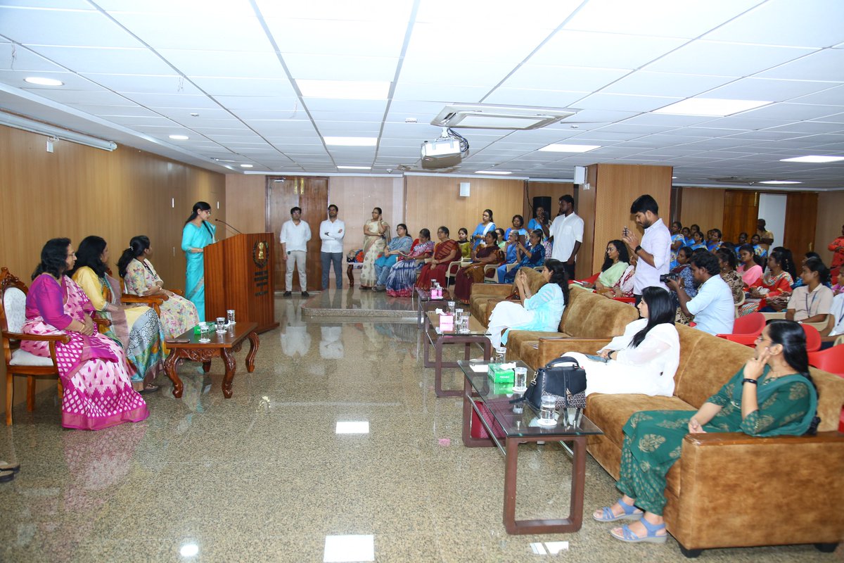 The 'Health Camp' was inaugurated by Smt. Nidhi Mathur, President of ROWA, Chennai. The program was attended by senior officers of the Department.(2/6)@IncomeTaxIndia