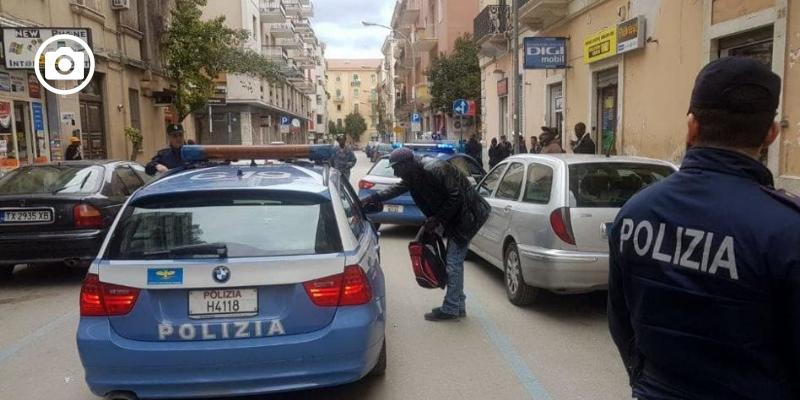 Foggia, forze dell’ordine in azione nel Quartiere Ferrovia: emanati tre divieti di accesso alle aree urbane #FOGGIA #DROGA #CARABINIERI #POLIZIA #QUARTIEREFERROVIA #POLIZIALOCALE #QUESTURADIFOGGIA #FORZEDELL'ORDINE tinyurl.com/2b33x46t