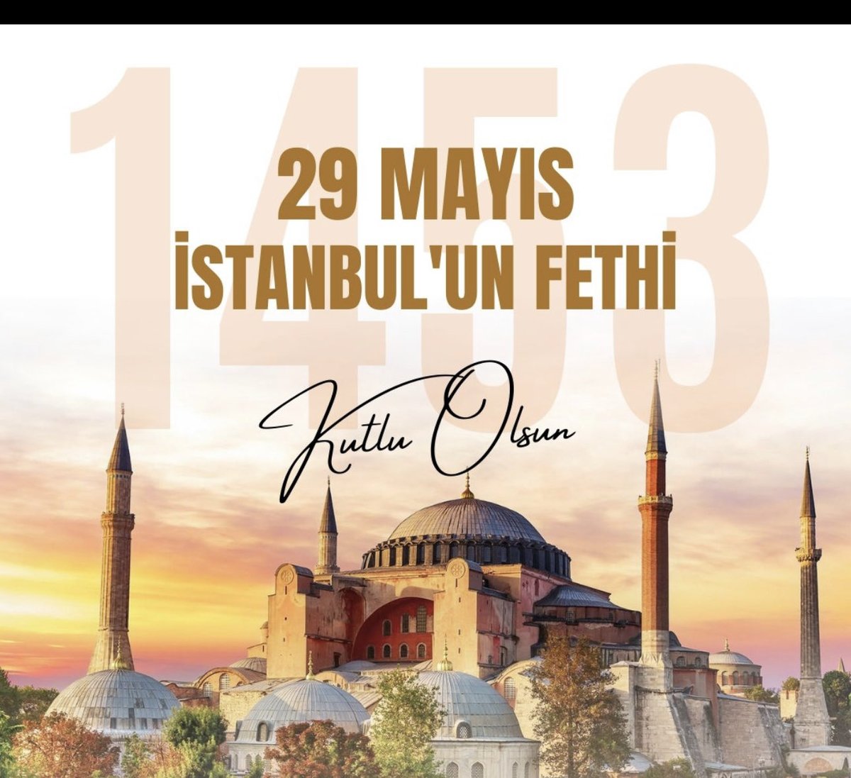 İstanbul'un fethiyle çağ açıp çağ kapatan, Sevgili Peygamberimizin övgüsüne mazhar olan o güzel komutan Fatih Sultan Mehmed Han ve askerlerini rahmetle ve minnetle anıyorum.
Ruhları şad olsun.

İstanbul'un Fethi'nin 571'inci yıl dönümü kutlu olsun.