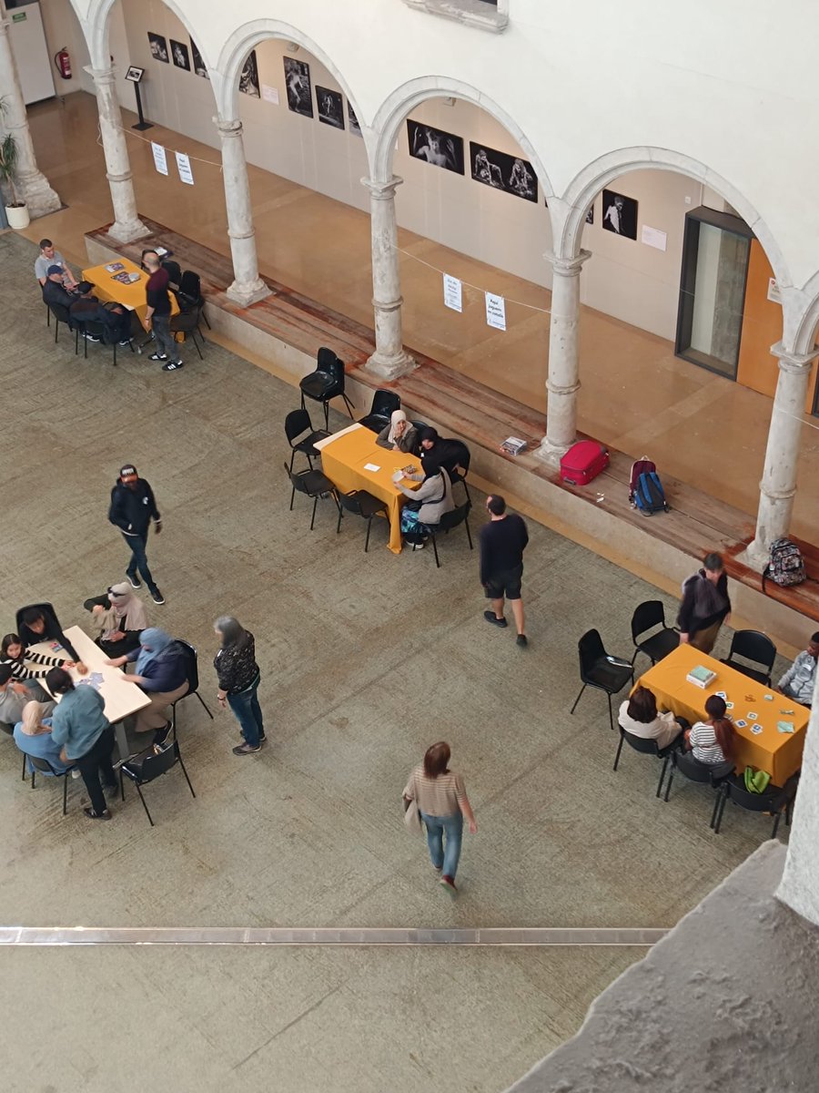 Èxit rotund a la matinal de jocs en català, iniciativa impulsada per la Comissió Lingüística de Vic, inclosa en el Pla d'Acció per la Llengua 👏👏👏

👉vic.cat/serveis/atenci…

#oficinaacollida