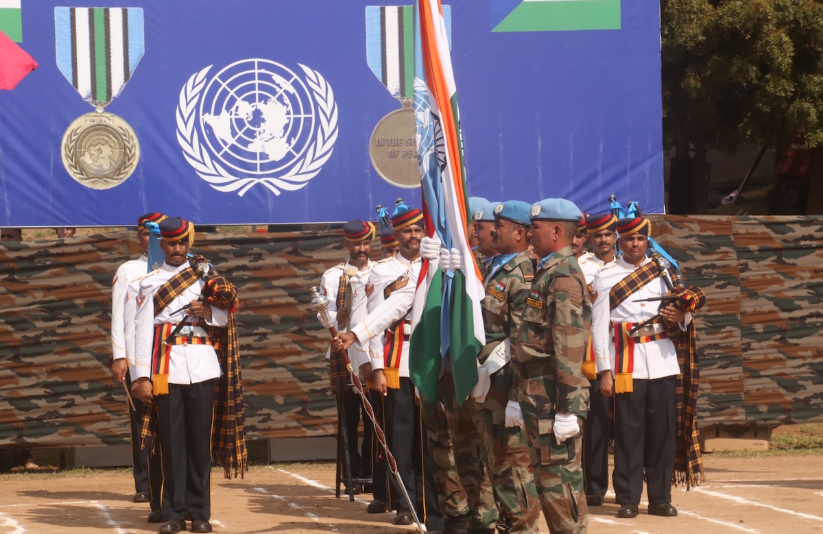 unmissmedia's tweet image. Take a bow, #India 🇮🇳, because 850 of your @UN peacekeepers, including five women, serving with #UNMISS in #SouthSudan have been awarded UN medals 🎖️ for their fine service in the name of peace, establishing excellent relations with host communities in the process. Bravo!
#A4P