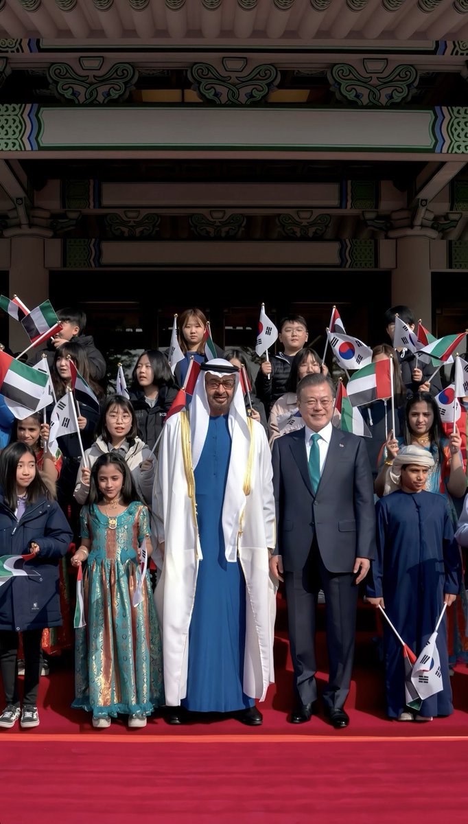 hasan_altahir's tweet image. الإمارات &amp;amp; كوريا الجنوبية 

▪️توقيع اتفاقية تجارة حرة مع كوريا الجنوبية
وبذلك تكون اول دولة عربية توقع مثل هذه 
الاتفاقية مع كوريا

▪️توقيع اتفاقية  شراكة اقتصادية شاملة لتحرير التجارة بينهما

▪️صندوق الثروة السيادي الإماراتي يلتزم
 باستثمار 30 مليار دولار في كوريا الجنوبية

▪️…