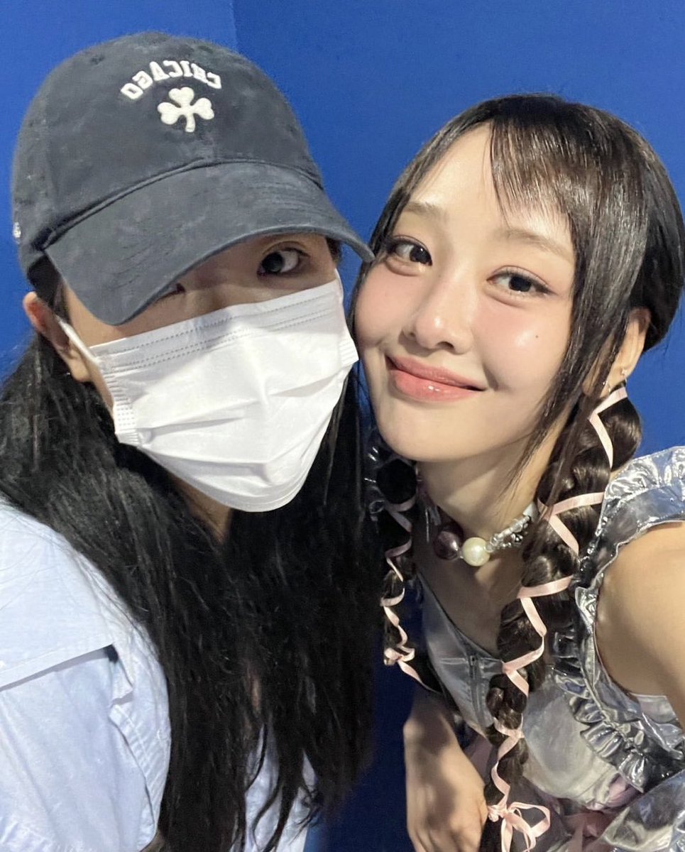❥ loona pics tweet media
