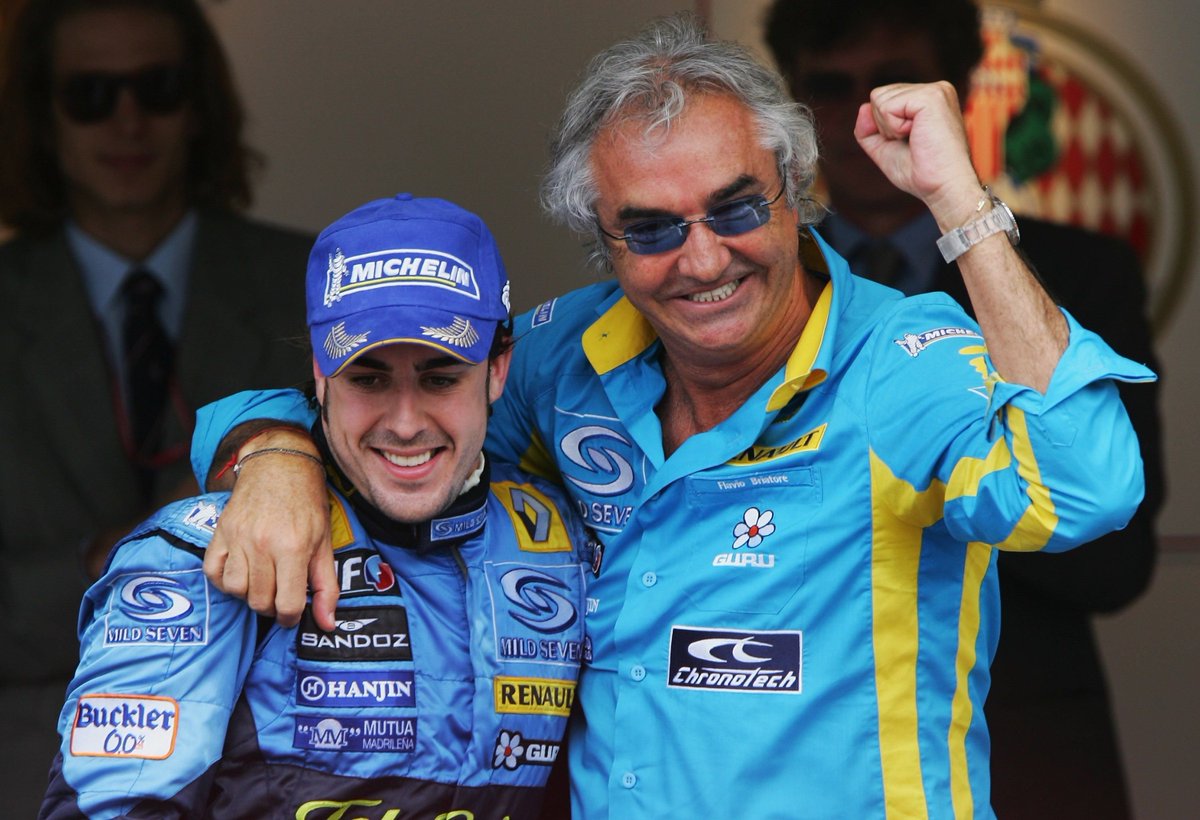 🚨 Según @Corriere, Flavio Briatore habría aceptado una oferta de Alpine. 👉 Según el medio, Flavio actuaría como supervisor especial. 👀 Ya estaría trabajando en reforzar el equipo francés. Habría sondeado la disponibilidad de varios ingenieros, ha hablado con Newey.