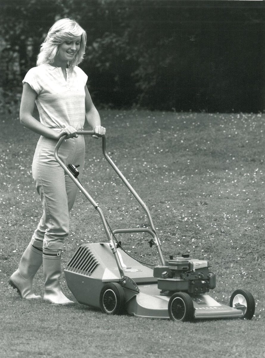Does anyone remember the 19-inch Kestrel? 🤔

We love these classic lifestyle shoots – they transport us back to that Hayter era.

Which was your favourite Hayter era?

Browse the modern range:  hayter.co.uk/mowers