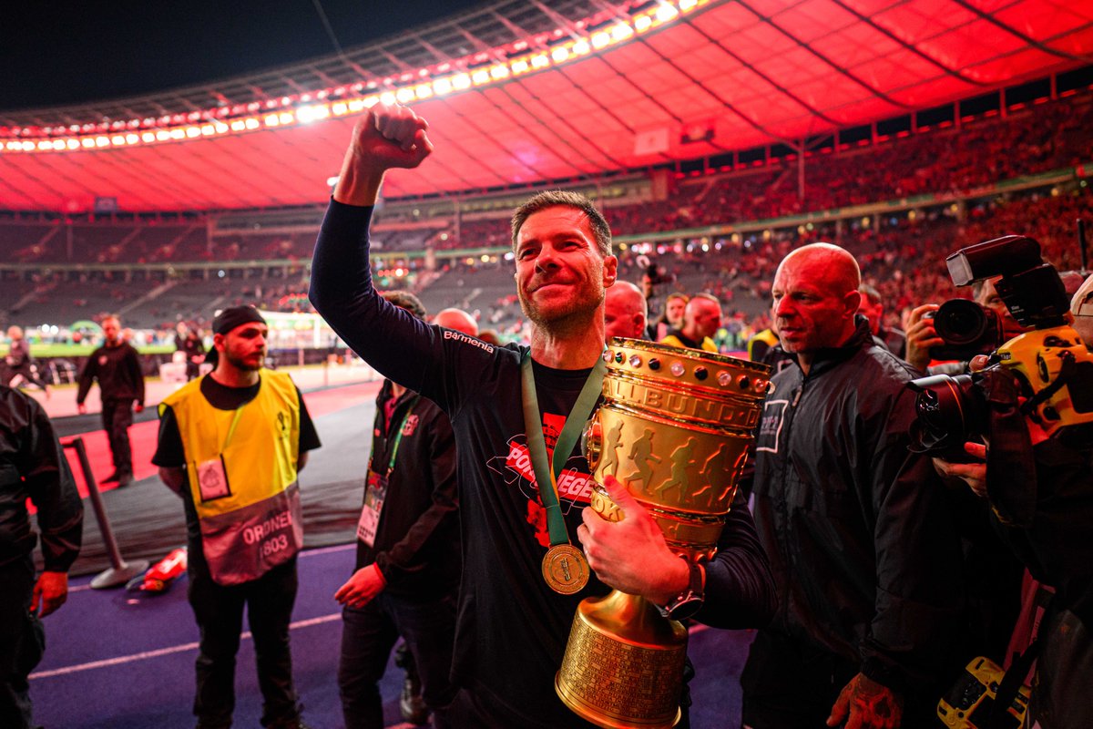 Another prize for @XabiAlonso...

@Globe_Soccer's Best Coach award! 🏆

Congratulations, King 👑

#Bayer04 #Werkself