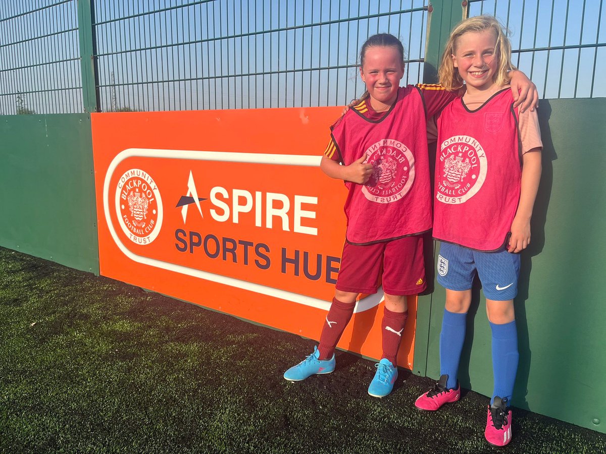 Our weekly FA Wildcats session will now be used to feed girls into the Blackpool FC Girls and Ladies junior teams!🍊 Are you aged 5-11 and want to learn football?⚽ 🕐Every Friday 5-6pm 📍Aspire Sports Hub, FY3 7JH To sign up, click the link below👇 officialsoccerschools.co.uk/blackpoolfc/bf…