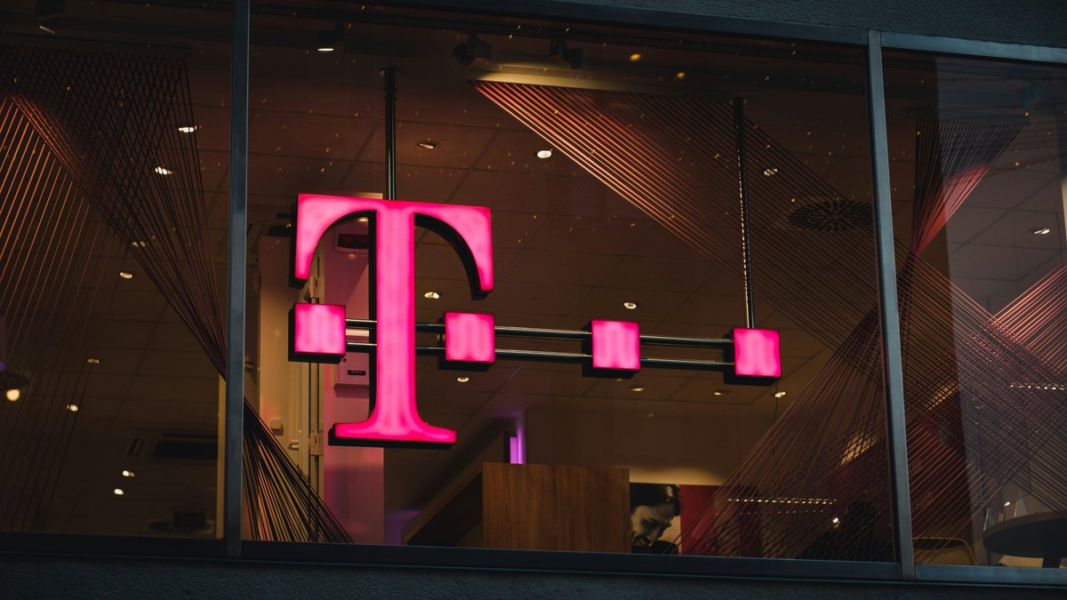 T-Mobile to buy US Cellular's wireless operations in $4.4 billion deal. Read the full story via @ReutersBiz here: reut.rs/3KrDEnz #news #tech #deal #mobile