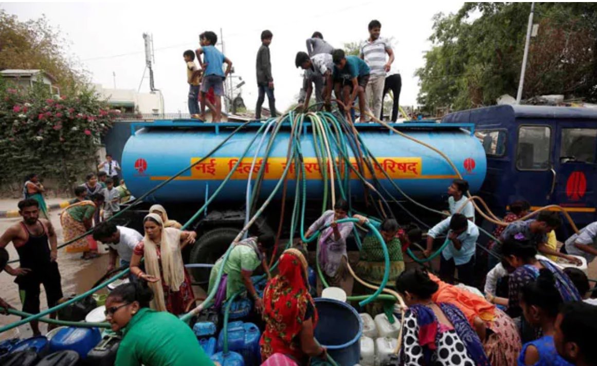 Those found wasting water in Delhi will have to pay fines of Rs 2000! Acute Water Shortage in Delhi #HeatWave #Delhi