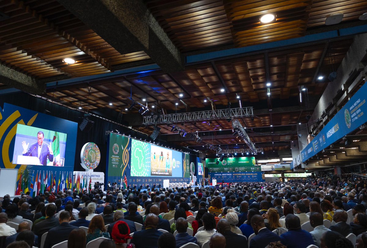 UrugwiroVillage's tweet photo. President Kagame joined Heads of State from across the continent, Dr. @akin_adesina, President of the African Development Bank, leaders from the private and public sector for the official Opening Ceremony of #AfDBAM2024. President Kagame is also now participating in a Presidential Dialogue on, “Africa’s Transformation, the African Development Bank Group, and the Reform of the Global Financial Architecture”.