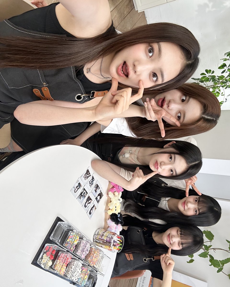 mnetiland's tweet photo. [I-LAND2] 🅘 - 🅟🅗🅞🅣🅞🅓🅤🅜🅟 📸 #2

。° I-MATE。 ° ˛ ˚ ˛ ˚ ˛ ·˚ 。 °
。 · ˚ ˚ ˛ PRESENT FOR YOU🎁。° ·
。FIND° 。 ° ˛ ˚ ˛ 。° 。 ° 。
_Π___＿。˚YOUR ˚ ˛ ˚ ˛ ˚ ˚ ˛
/____＿/＼。˚ ˚ ˛ DAY˚ ˛ ·˛ ·
｜ 田田 ｜門｜ ˚ ˛ ˚ ˛ ·

〈I-LAND2 : N/a 스페셜 - 미방분 확장판〉
5/30 (목) 저녁 8시 50분

#ILAND2 #아이랜드2 #Mnet #엠넷