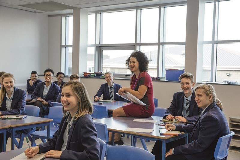 How to create a warm & inclusive classroom: Supporting vulnerable learners involves creating a warm & inclusive environment, building meaningful relationships & being present in the moment. Jessica Richards – @JCR91 – has some tips: buff.ly/44SPkcr #teaching #inclusion