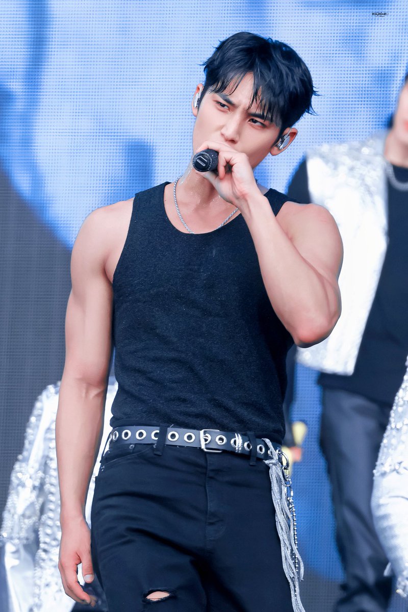 EnGinE_0406's tweet photo. 240526 FOLLOW AGAIN TO KANAGAWA

#민규  #ミンギュ #MINGYU 
#세븐틴   #SEVENTEEN https://t.co/Kk8nUprWUU