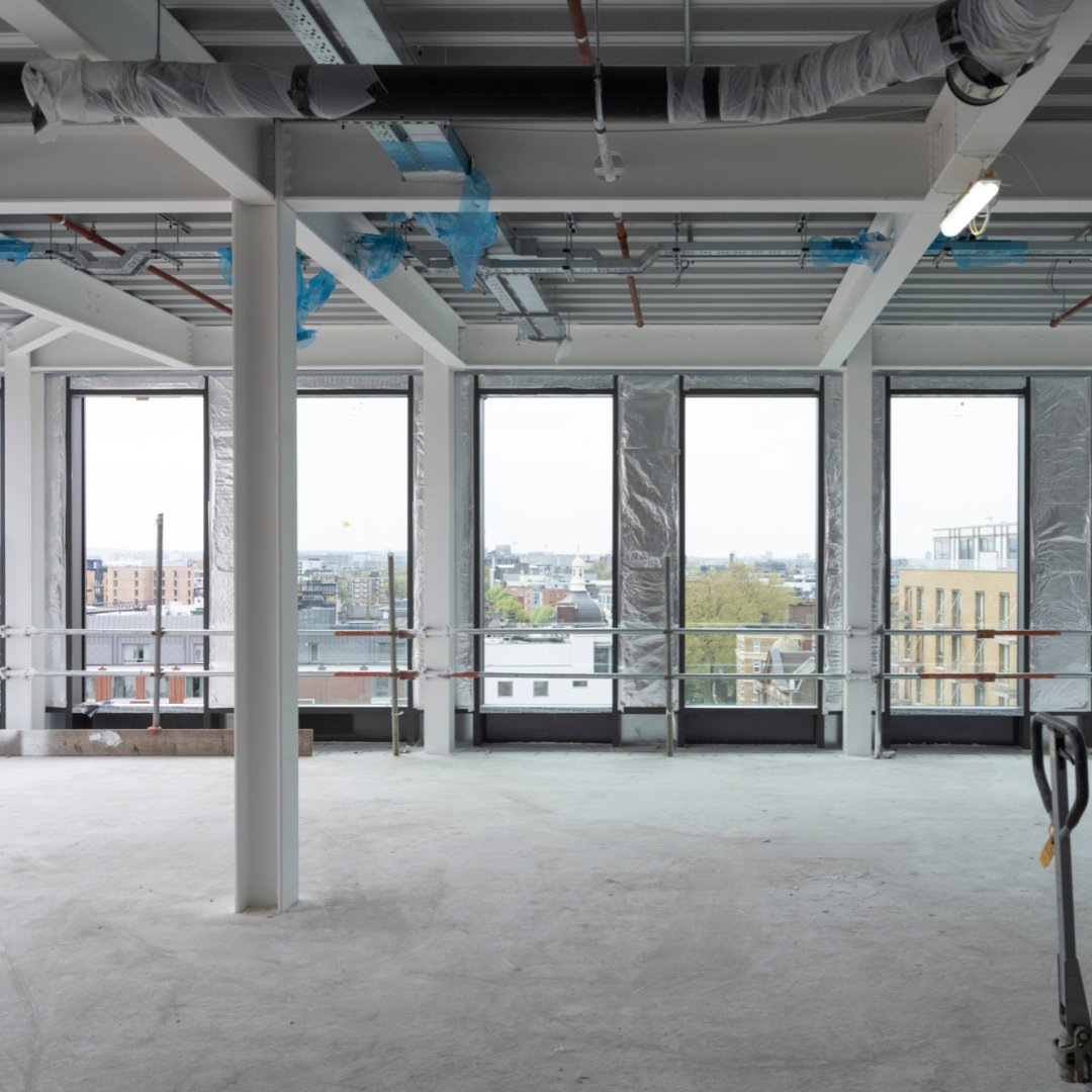 The interior floors are taking shape: TBC.London's heating and cooling needs have been significantly reduced by optimising insulation materials, putting in the most efficient glass, and ensuring airtightness throughout the building.