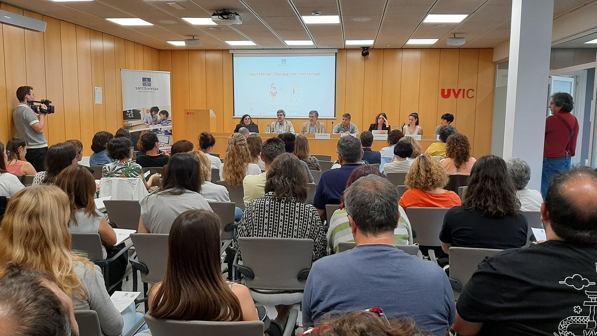 Avui acollim la presentació de la publicació #SalutMental i #DisCapacitat Intel·lectual al col·lectiu sanitari, social i acadèmic de la comarca d'#Osona.